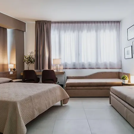 לינה וארוחת בוקר Archimede's 4*